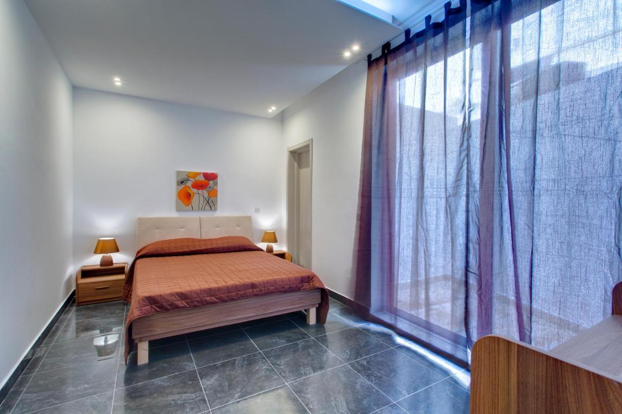 Chalet Apartments Sliema Extérieur photo